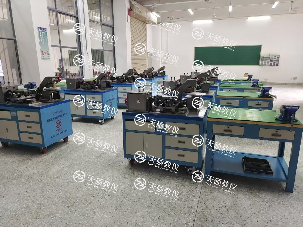 廣東省技師學(xué)院機(jī)械設(shè)備裝備與自動(dòng)控制專(zhuān)業(yè)建設(shè)項(xiàng)目順利安裝、調(diào)試、驗(yàn)收通過(guò)！